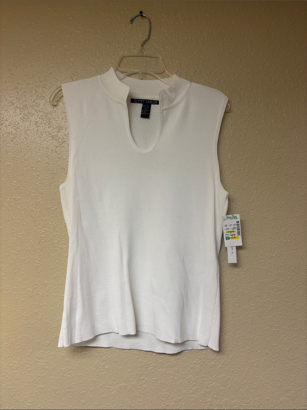Sport Taylor White Sleeveless Keyhole Tank Top
